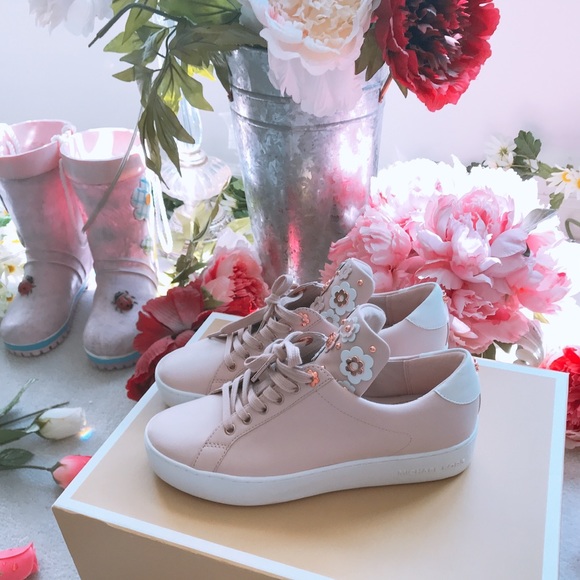 Michael Kors Shoes - Picture 3 of 8